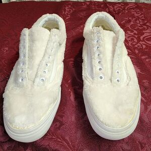 Vans Old Skool womens White Sherpa Faux Fur Casual Skate Shoes size 7.5 cottage
